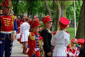Детские праздники в начальной и средней школе